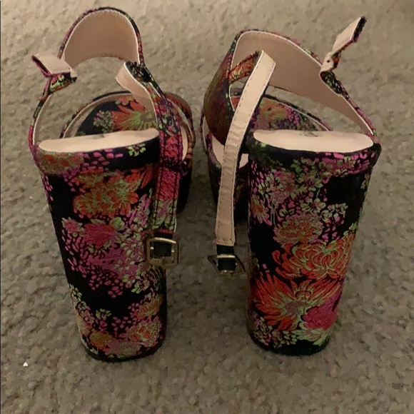NWOT Qupid Floral Brocade Chunky Platform Heel - Picture 6 of 12